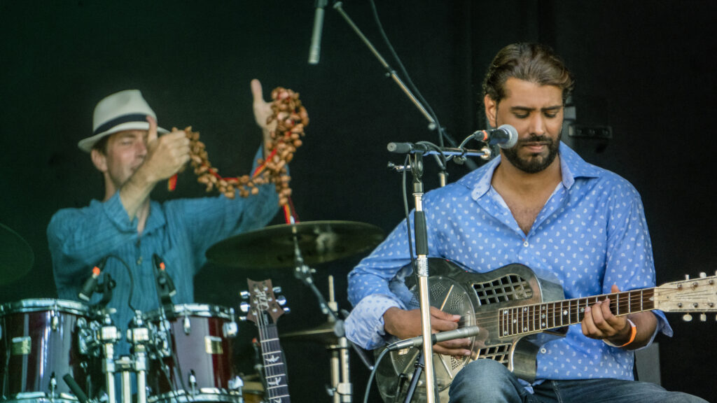 Bobby Rozario American guitarist playing in Canada